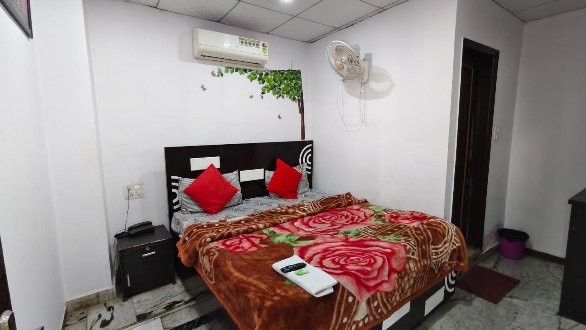 Rajdhani Guest House Faridabad Exterior photo